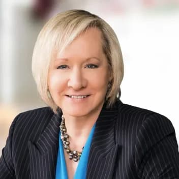 Lynne Born, portrait